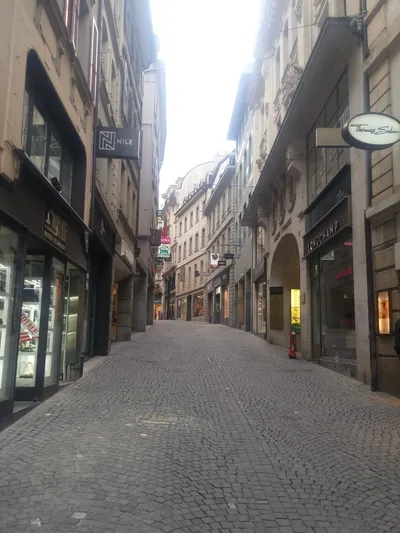 Visit to La Cathédrale de Lausanne and shore of Lake Geneva — photo 1
