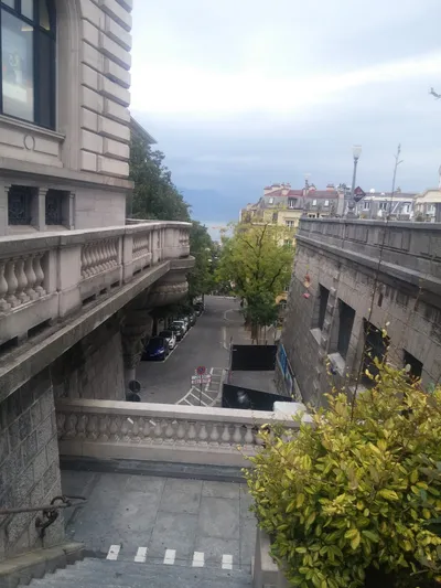 Visit to La Cathédrale de Lausanne and shore of Lake Geneva — photo 4