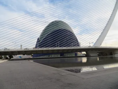 Valencia — photo 1