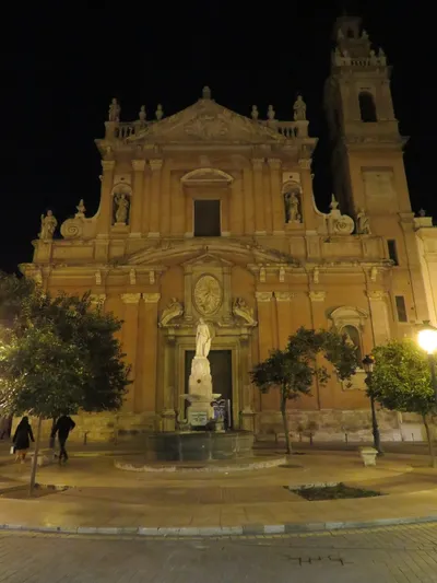 Valencia — photo 1