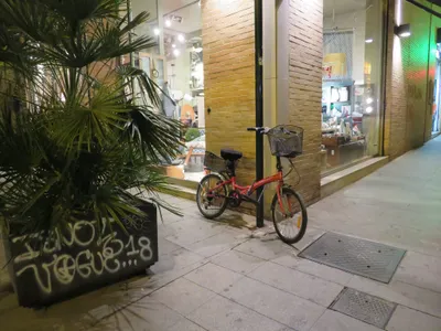 Valencia — photo 1