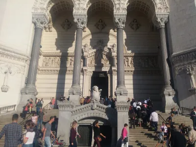 The Basilica of Notre-Dame de Fourvière, Jardin botanique, and the city of Lyon — photo 3